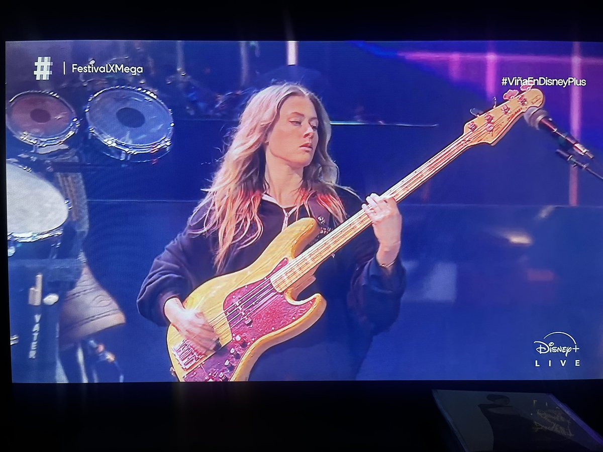 farratia's tweet photo. INCUBUS EN EL FESTIVAL DE VIÑA DEL MAR. HISTÓRICO. Desde Calabasas, California al reloj de flores, sin escalas. La primera de la noche es “Megalomaniac” https://t.co/mdgKruAZIG