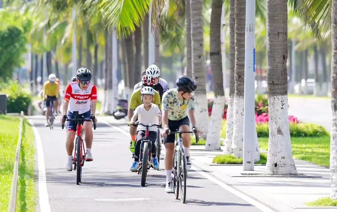 iHaikou2023's tweet image. Of course, spring is the perfect time to combine play with exercise! The breath of youth will ignite the city of Haikou.
#SpringOuting #Playtime #PlayAndExercise