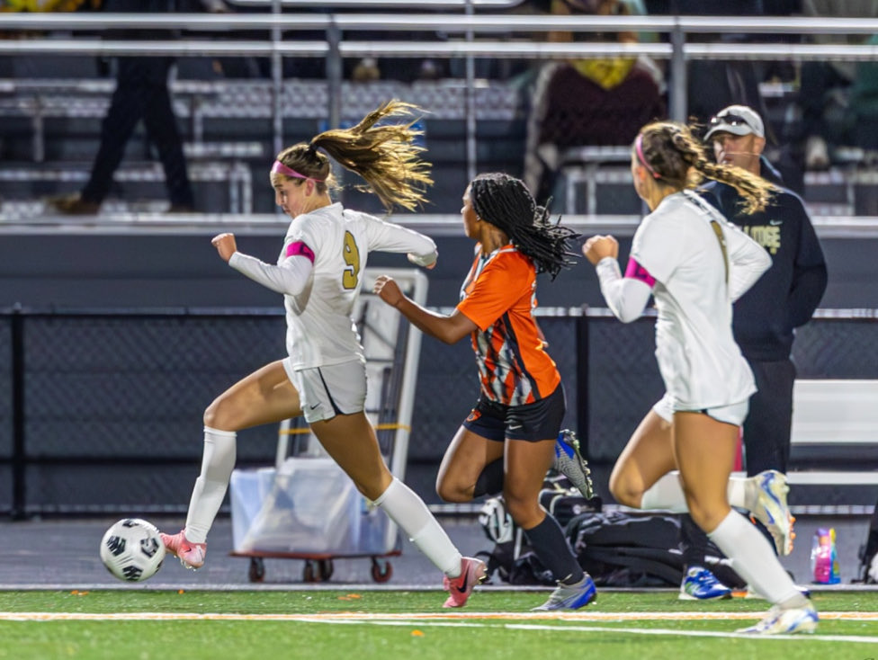 Congratulations Elle Wildman on being selected as the 2025 Athena Award winner for outstanding female athlete.
Elle will be playing soccer at the University of Iowa majoring in Exercise Science