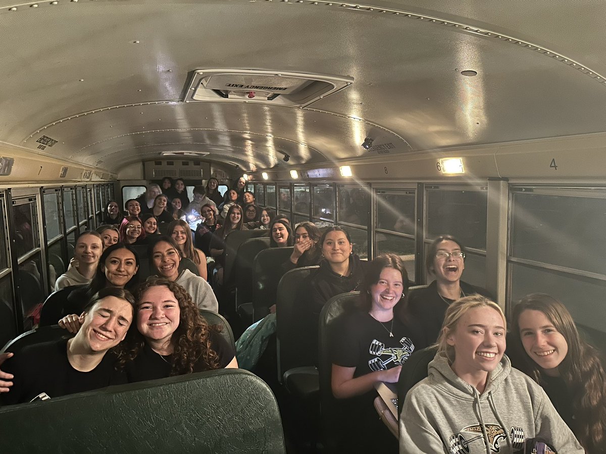 coacharmatta's tweet photo. First win of the weekend. We finally all made weight. Now time to grub. Then tomorrow go compete. @BudaJohnsonPL @CoachCarlin @CoachLMoffett @DustyGibbs18 @JhsJags @JagsClub  #BigCatsLift #JagPower #BeGreat https://t.co/Qml6qV8GRf