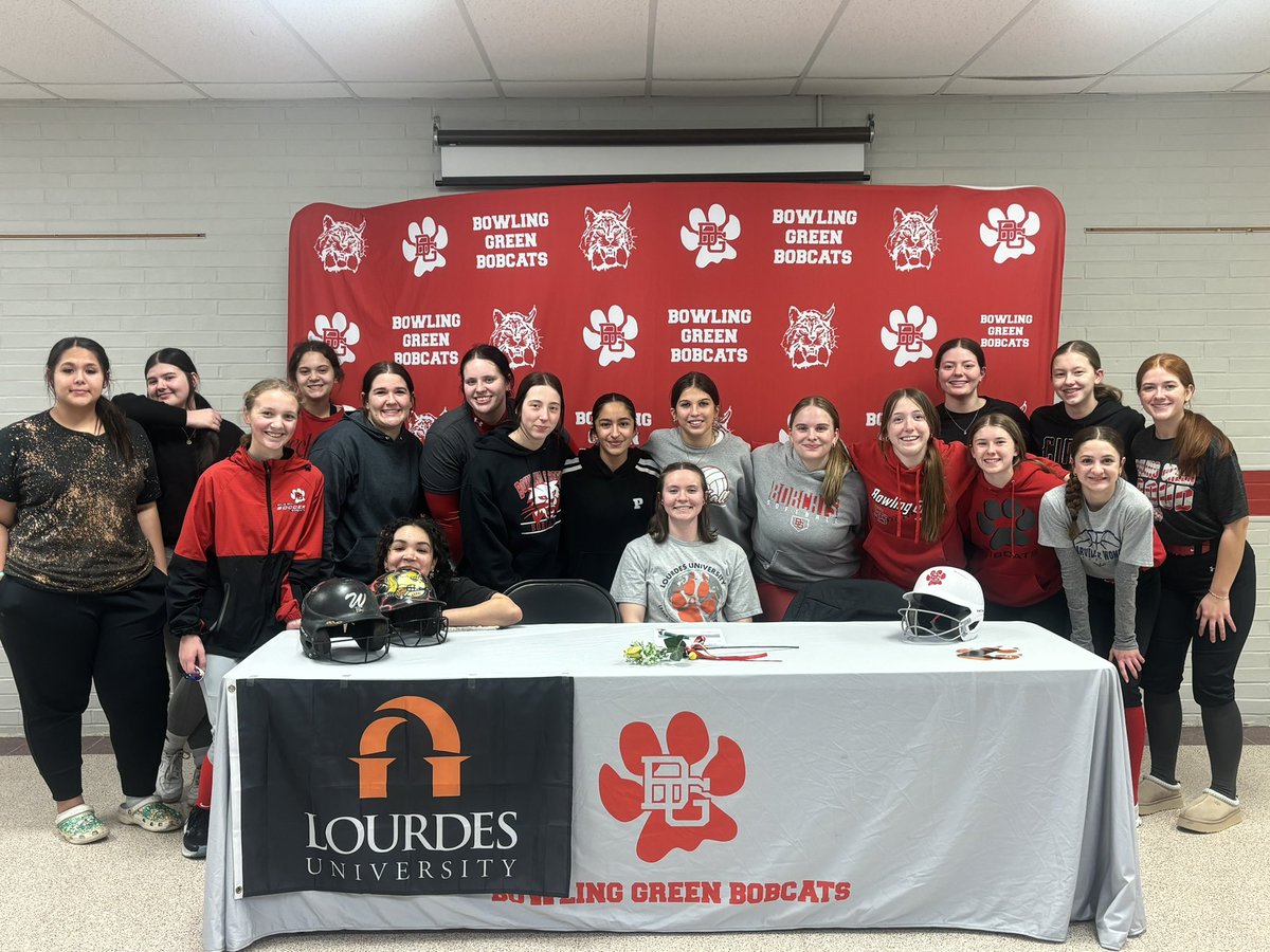 Congratulations to senior Zoe Ziems on signing her National Letter of Intent to continue her academic and softball career at Lourdes University. Your coaches and teammates are proud of your hard work! #Bobcatproud ❤️🧡🐾