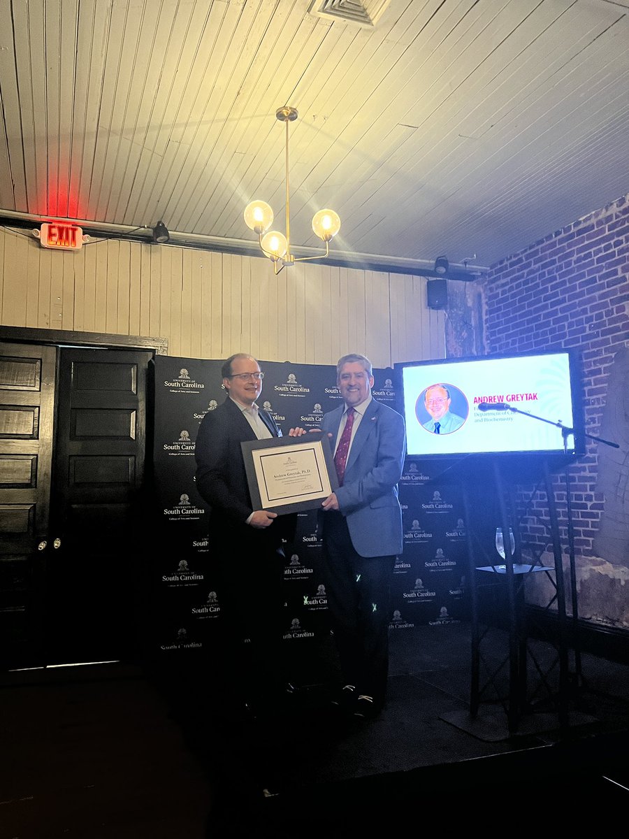 Dr. Qian Wang Group (@qianwangchem) on Twitter photo So proud of our faculty member, Professor Andrew Greytakโa nanoscience guruโon his promotion to full professor! <a href="/UofSC_Chem/">USC Chemistry & Biochemistry</a> So proud of our faculty member, Professor Andrew Greytakโa nanoscience guruโon his promotion to full professor! <a href="/UofSC_Chem/">USC Chemistry & Biochemistry</a>