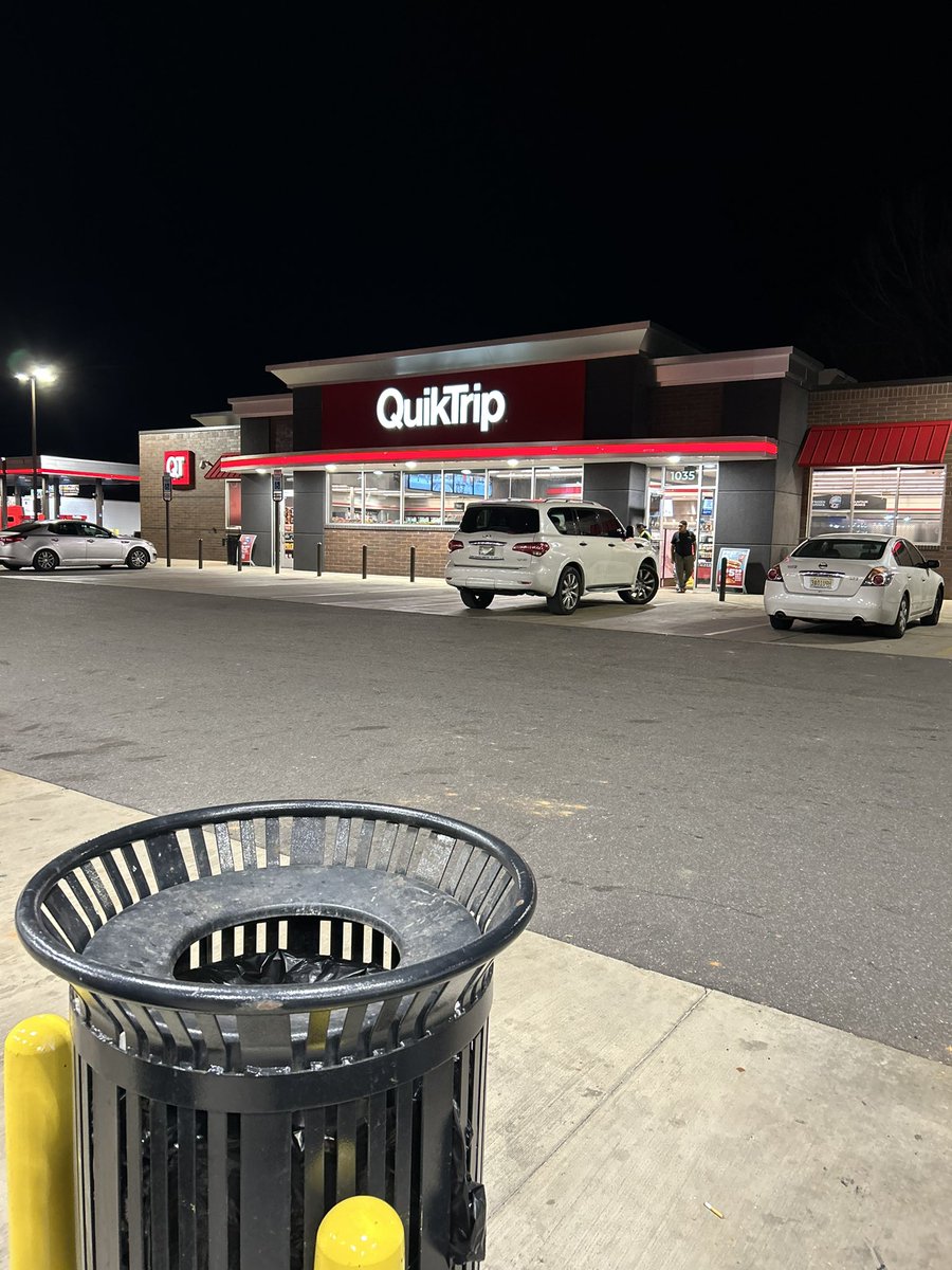 PHIL_johnston10's tweet photo. Filling up on the way to a winter Saturday wedding, the way God intended @JoshPateCFB @QuikTrip https://t.co/c65g19sw7p