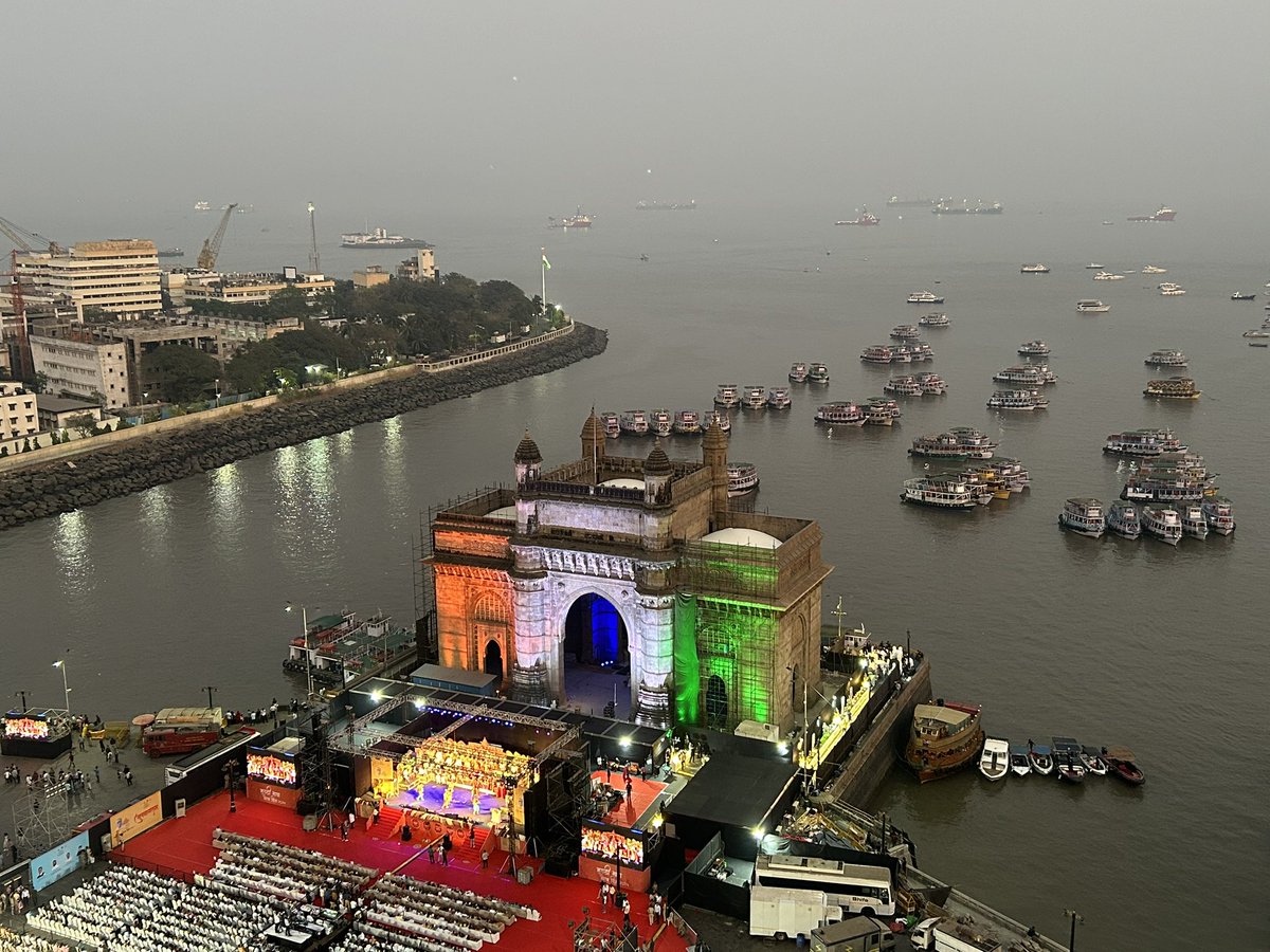 Exploring #Mumbai, the beating heart of India’s commerce. The city also hosts a large number of Danish companies attracted to the opportunities of the Indian market. Inspiring to meet some them during my trip as well as the office of the Confederation of Danish Industries 🇩🇰🇮🇳