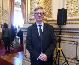 El fiscal Taiano, quien tiene a su hijo trabajando en el gobierno, no secuestró los celulares y congela la causa por la cripto-estafa de Milei