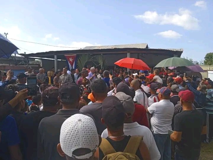 YudelkisOrtizB's tweet image. Nuestro  Primer Secretario 
@DiazCanelB
 recibió  muchas muestras de  cariño del pueblo granmense en los municipios de #Pilón, #Niquero y #MediaLuna

#YoSigoAMiPresidente
#ProvinciaGranma