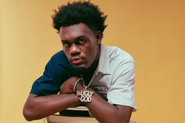 NFRPOBCAST's tweet photo. Ugly God is working at Amazon 📦💼

Says he loves the grind, respects Jeff Bezos, and fully supports the company’s morals 💰

“That PRIME bag different.” – Ugly God

#UglyGod #Amazon #JeffBezos https://t.co/OQCdVo1LVO