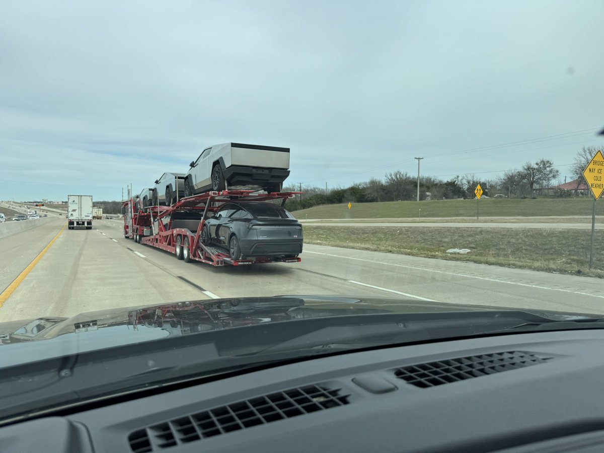 chickenhawk996's tweet photo. @niccruzpatane @niccruzpatane  headed out of Austin today https://t.co/J5b3Br8d1v