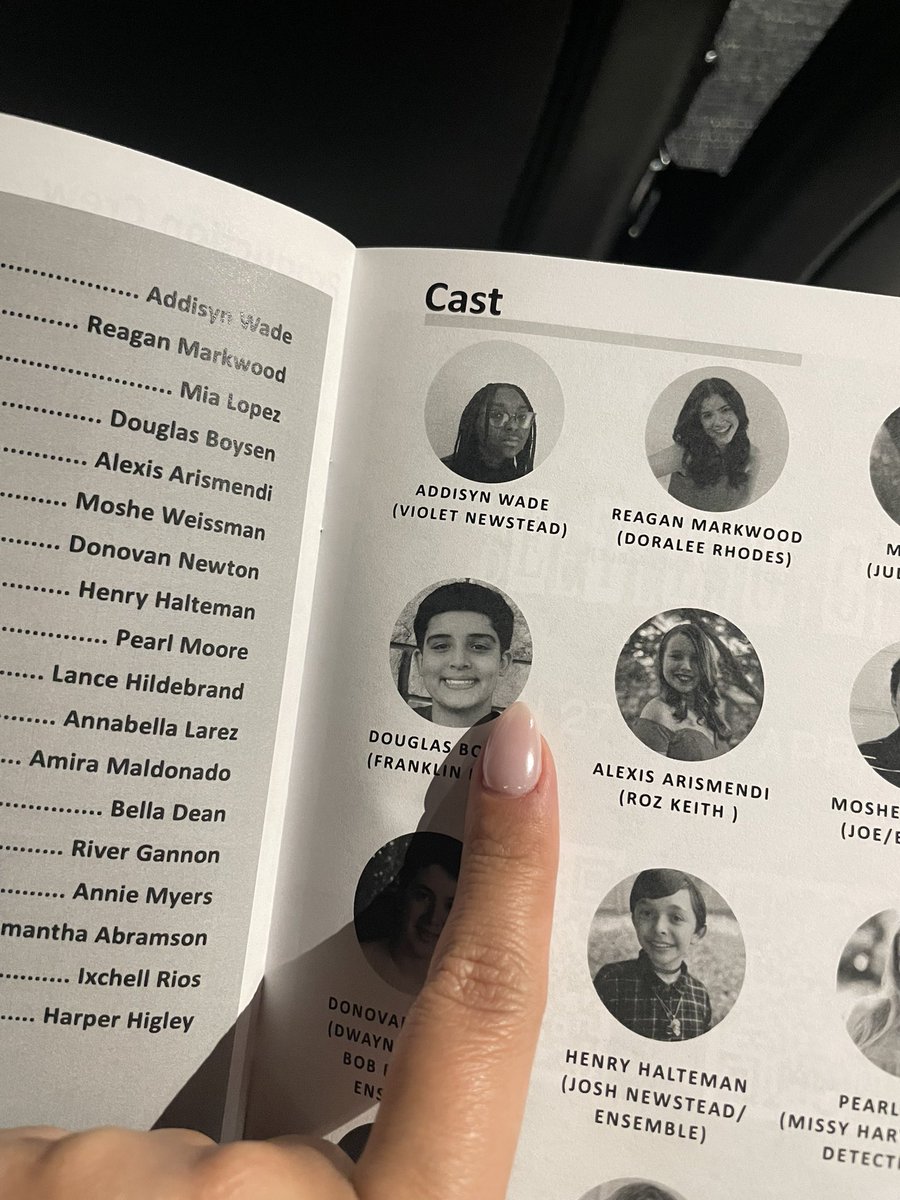 MsNavarro0's tweet image. Supporting students in and out of the classroom! #9to5 #7ELA #7Science #6SS #FineArts #WoohooDouglas