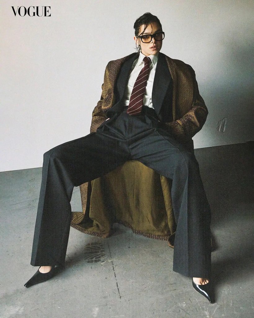 SteinfeldSource's tweet image. THIS WOMAN! Hailee Steinfeld for VOGUE Philippines