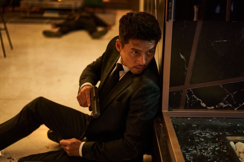 v_lovez's tweet image. &quot;I realized that he’s[Hyunbin] a very detailed actor. He was the kind of actor who prepared meticulously, in detail, and thought through every possible scenario. He even tried to do all the action scenes himself without a stunt.&quot;

Lee Seok-hoon 
#ConfidentialAssignment2 Director