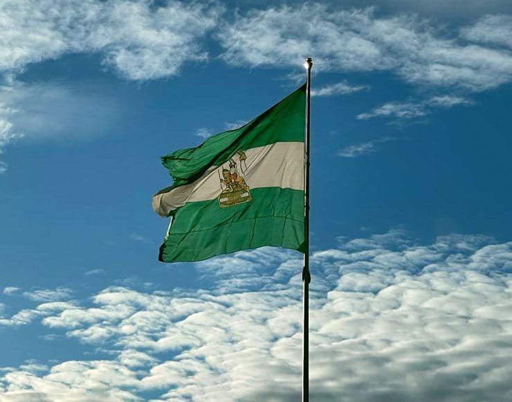 Daynake15's tweet photo. Cada día que pasa llevo un poquito peor lo de estar lejos… Feliz día de Andalucía. https://t.co/DTBi3Xdo3z