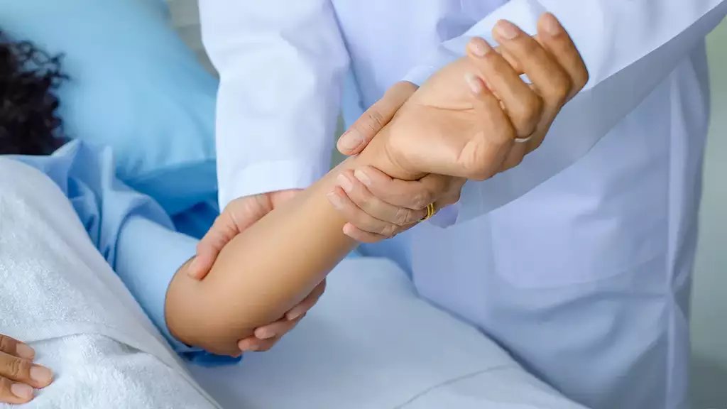 ETHealthWorld's tweet photo. Pune: Some patients from Guillain-Barré Syndrome outbreak zone have been on ventilator support for weeks, say doctors
#GuillainBarreSyndrome | #GBS | #PublicHealth | #SinhagadRoad | #PMC | #Neurology | #MedicalCare | #VentilatorSupport
Read more:
https://t.co/mMA0PFK6ha https://t.co/FeYJsv9RbS
