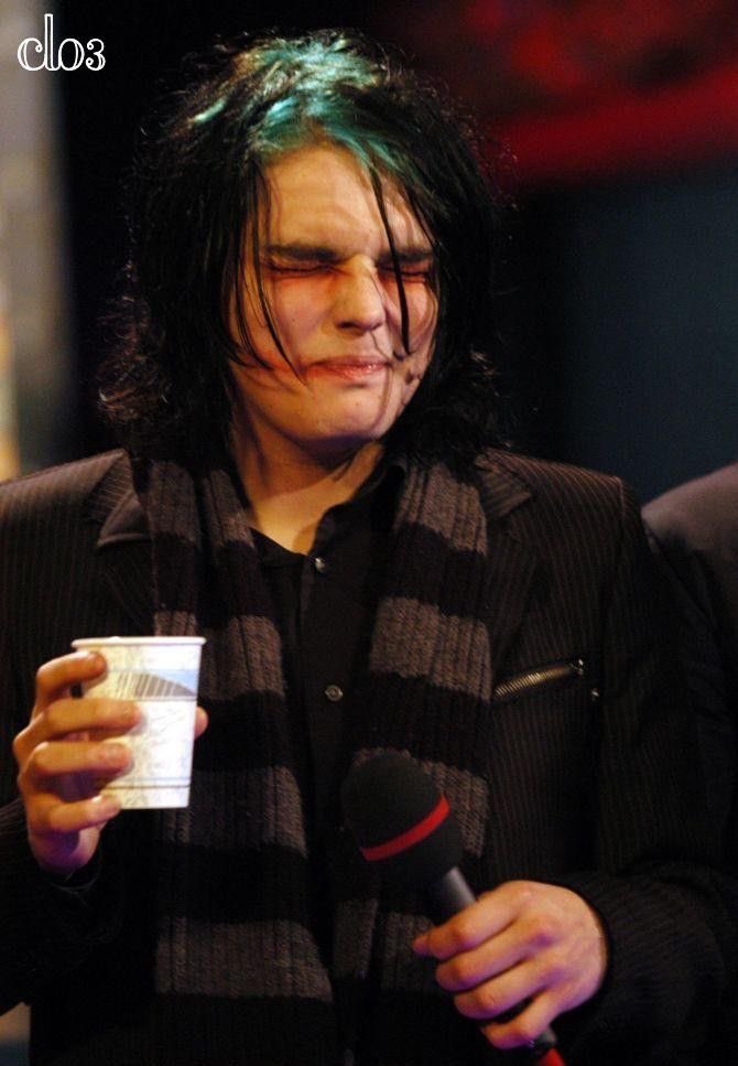 ybmyourlove's tweet photo. #gerardway #geeway #mcr #mychemicalromance https://t.co/ijFEATxaiB