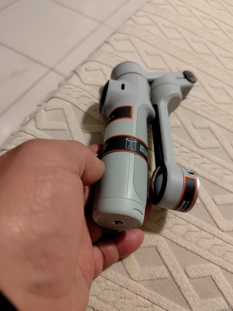 nakasapojp's tweet image. ジンバルいいかも
#insta360flow