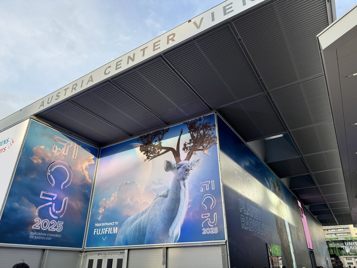 My debut at #ECR2025 💚💙

Amazed to see a full room at 8am for a session on radiation protection for children! 👶🏻🩻☢️

Hopefully my message came across - #Ultrasound is the best friend for a #PIR 

#Eurosafe #Lessdose
<a href="/myESR/">myesr</a>