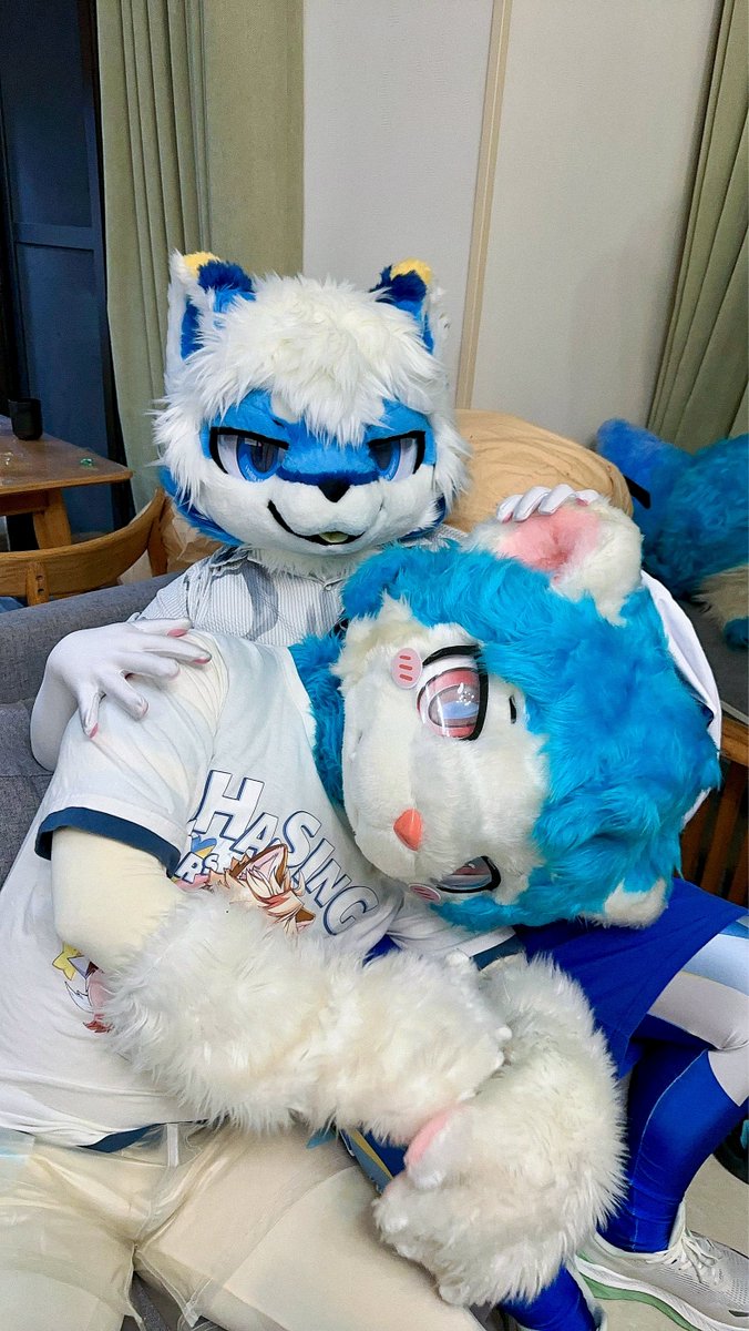 可爱小雪豹～
<a href="/Mr__Nun/">🌟努恩ヌン/ 🦁海盐奶盖Cream</a> 
#FursuitFriday #fursuit #furry