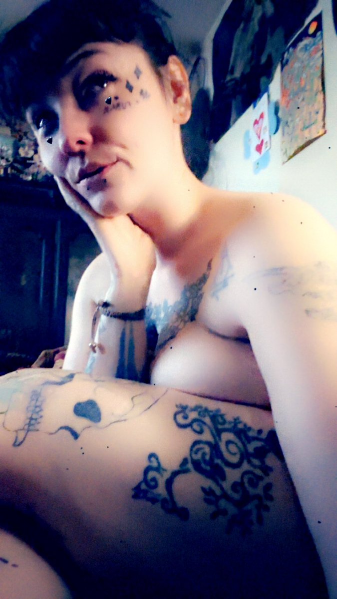problematic6969's tweet photo. Sometimes when I’m folded I feel cute 😏😝 it’s the squish 🥰 https://t.co/awYdhaM0oE