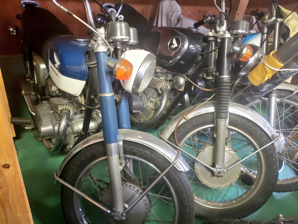 #30年以上前のバイクを無言で載せる