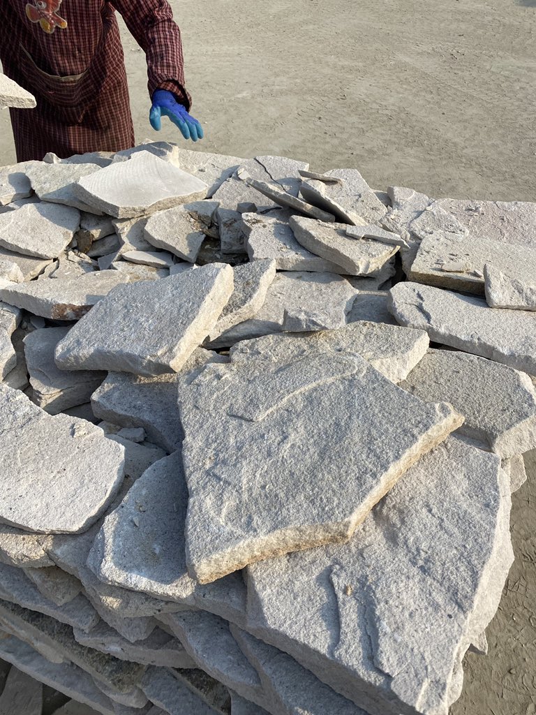 Chinaslatestone's tweet photo. Pure white sandstone 
Cladding and L shaped corner 
Natural surface and backside with machine cut.
If you like it and interested ,just leave us message or send email to yongxiangstone@126.com to get more details.
#cladding https://t.co/LSwLF2vRye