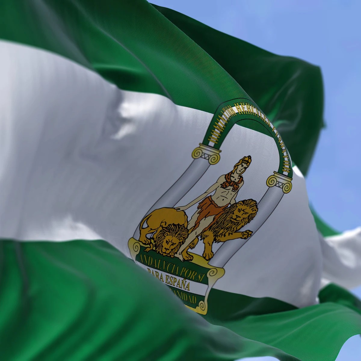 Por todos los que hemos vivido y aún viven fuera de ella, por las lagrimillas que se nos salen cada vez que volvíamos a casa. La mejor tierra del mundo, feliz día de Andalucía 💚🤍💚 #28F