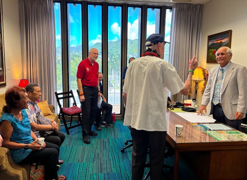 GabbardAloha's tweet image. Happy Aloha Friday! Had the honor of presenting an Honorary Certificate to Brother and Sir Knight John J. Brennan this week for his 75 years of dedicated service to the Knights of Columbus—making him the longest-serving member in Hawai‘i’s history.

#KnightsOfColumbus
