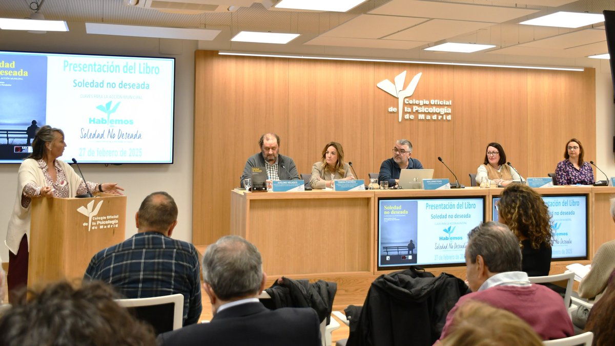 📸Hemos acogido en nuestro Salón de Actos la presentación del libro "Soledad no deseada: claves para la acción municipal", una obra colectiva que explica este fenómeno en auge y repasa distintos proyectos e iniciativas municipales preventivas.

#HablemosDeSoledadNoDeseada