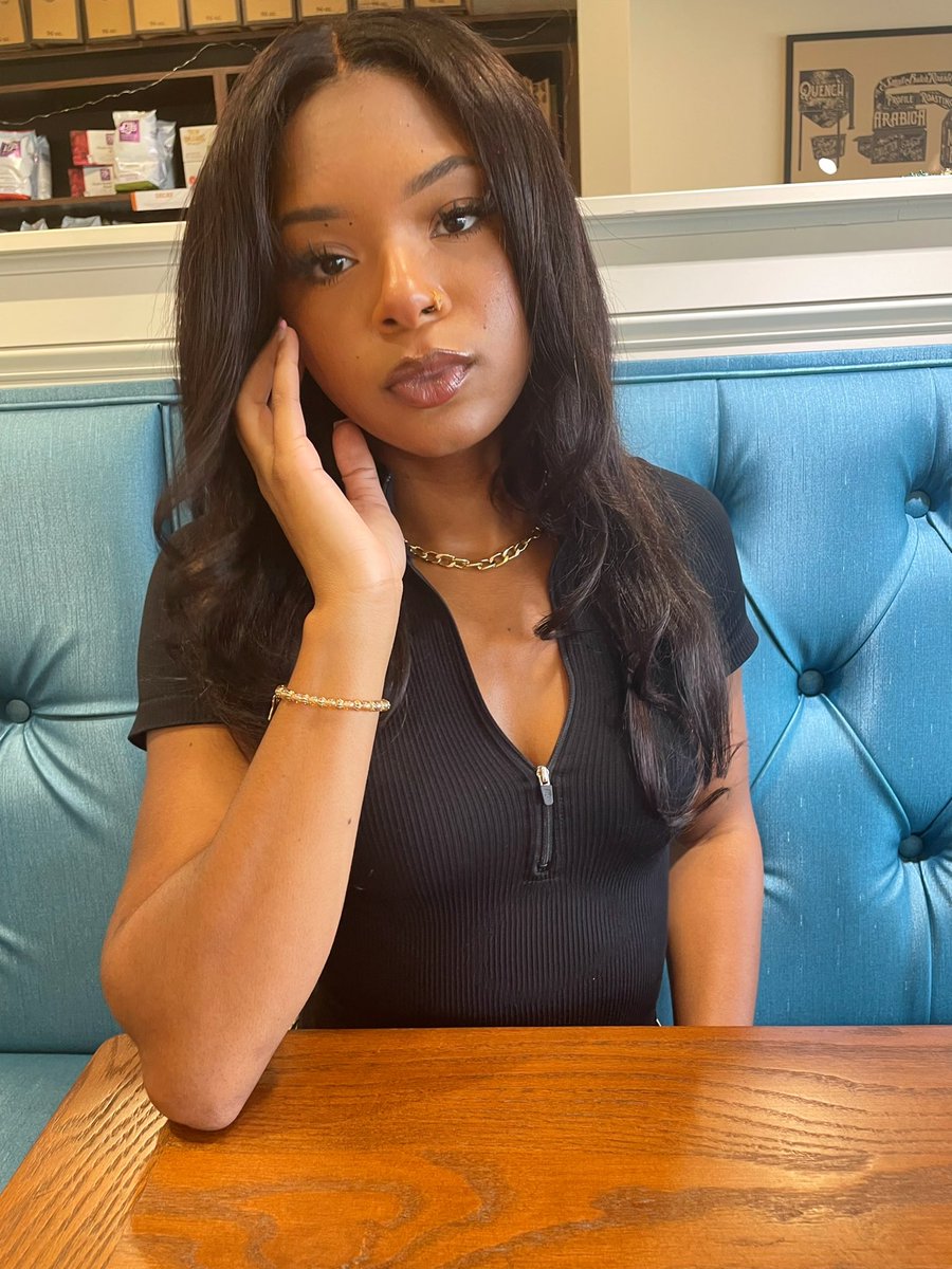 12_80s's tweet photo. February Pisces 🖤♓️ https://t.co/oBZDUytTjO