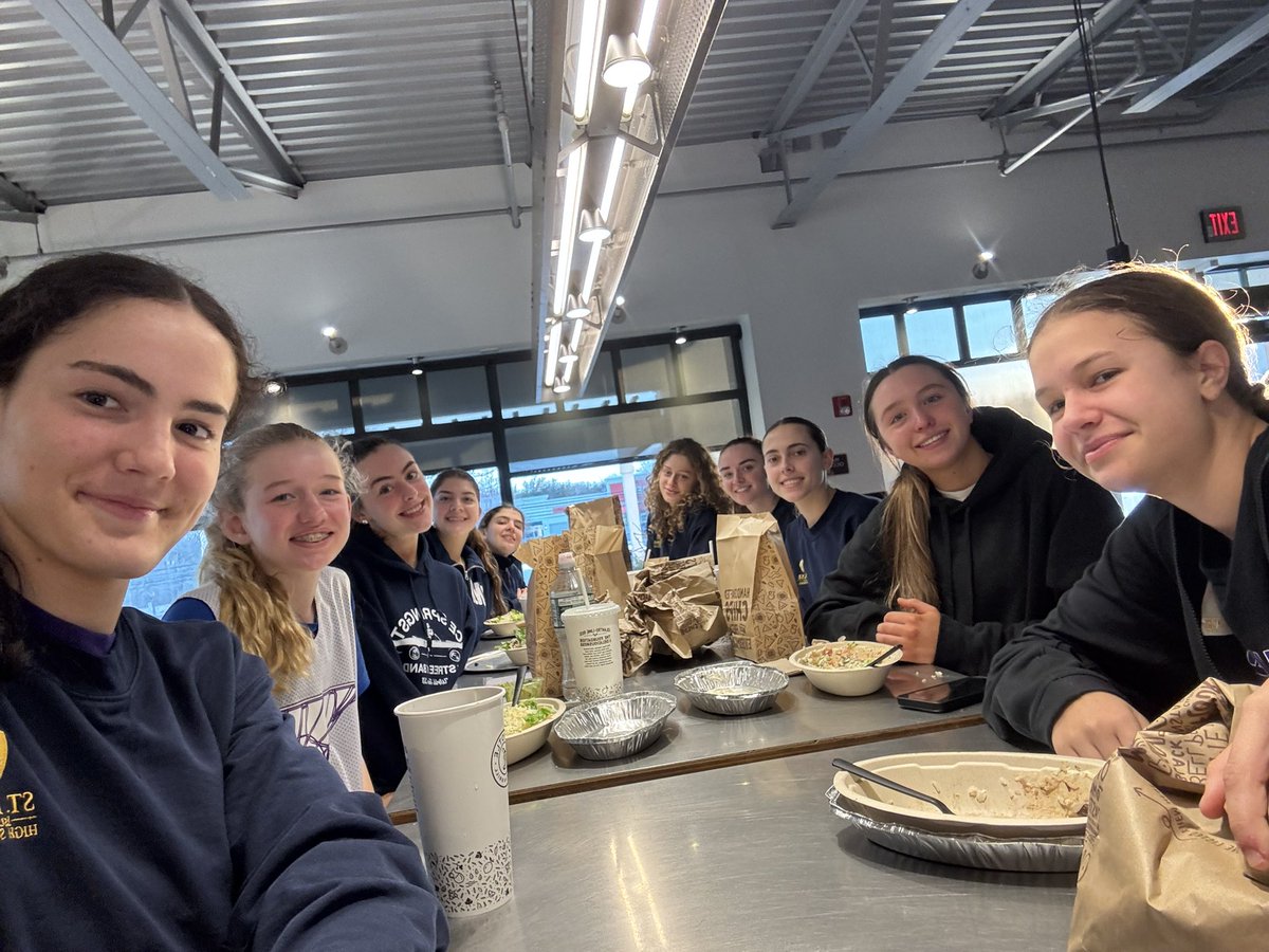 What's better than a team that CHOOSES to be together off the court? #weoverme