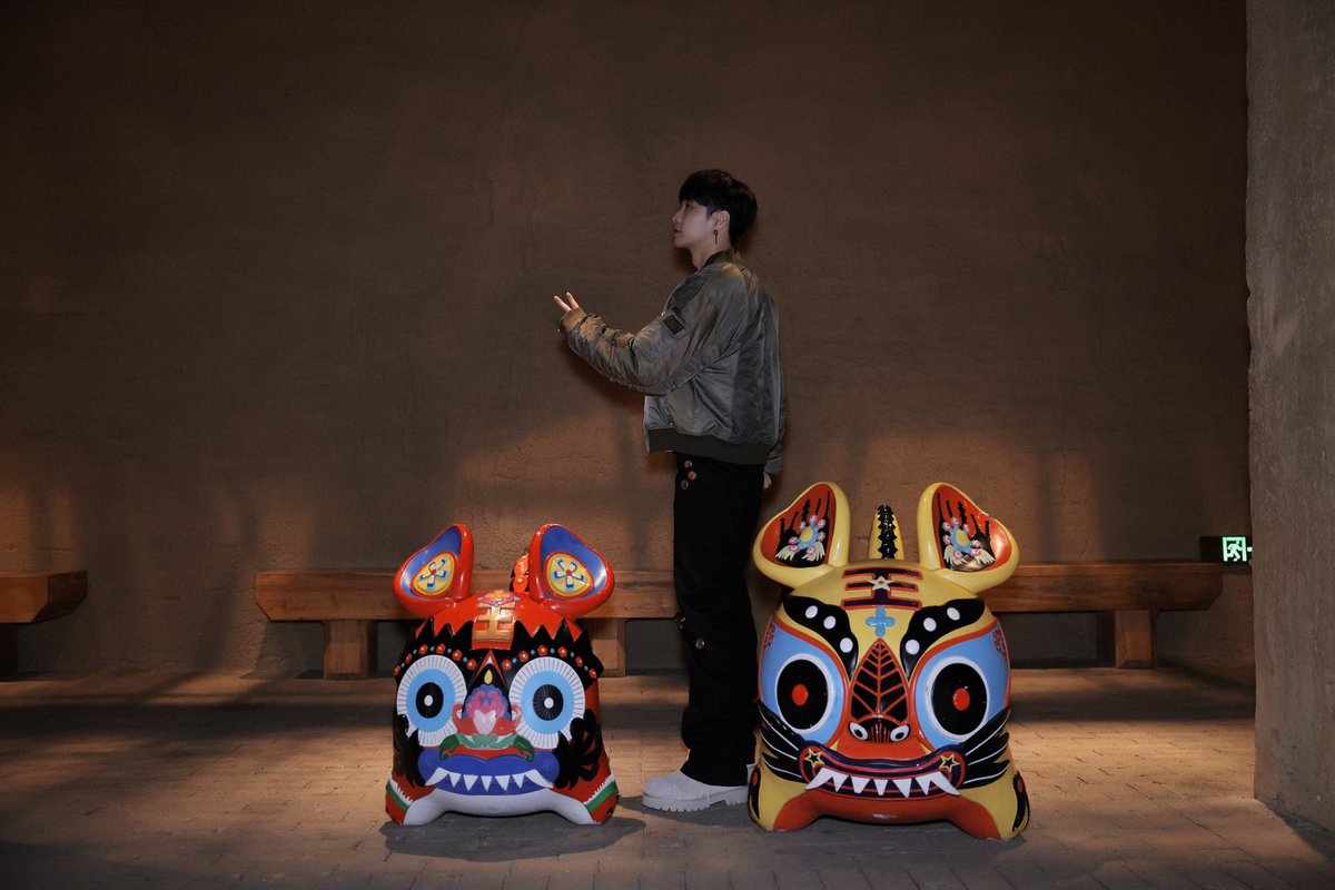 Follow <a href="/layzhang/">Lay Zhang</a> to experience the history and culture deeply rooted in the soil during show prep. #LAY #LayZhang