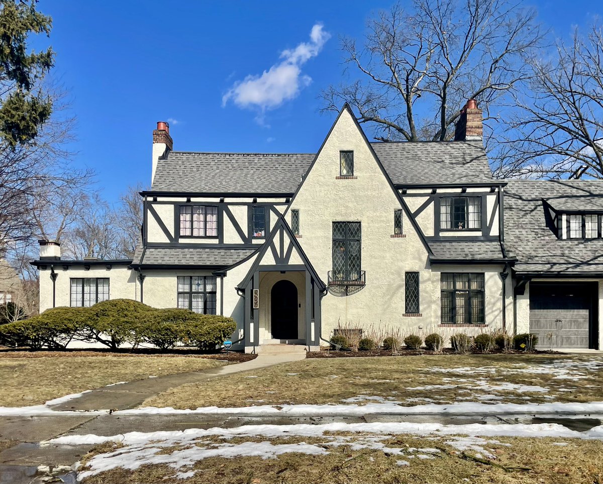 JoshLipnik's tweet photo. Houses in the Sherwood Forest neighborhood of Detroit, MI https://t.co/jRTdIP7JZx