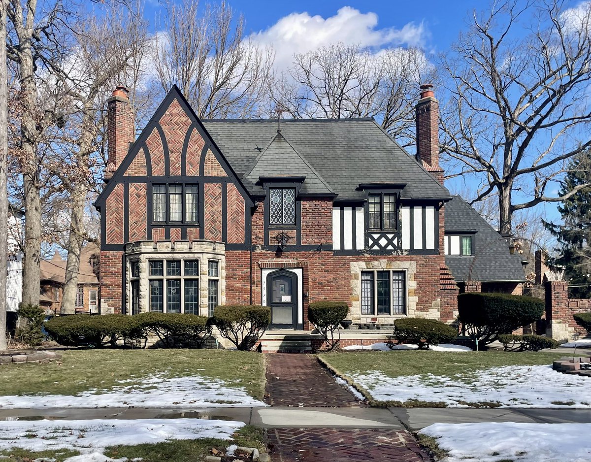 JoshLipnik's tweet photo. Houses in the Sherwood Forest neighborhood of Detroit, MI https://t.co/jRTdIP7JZx