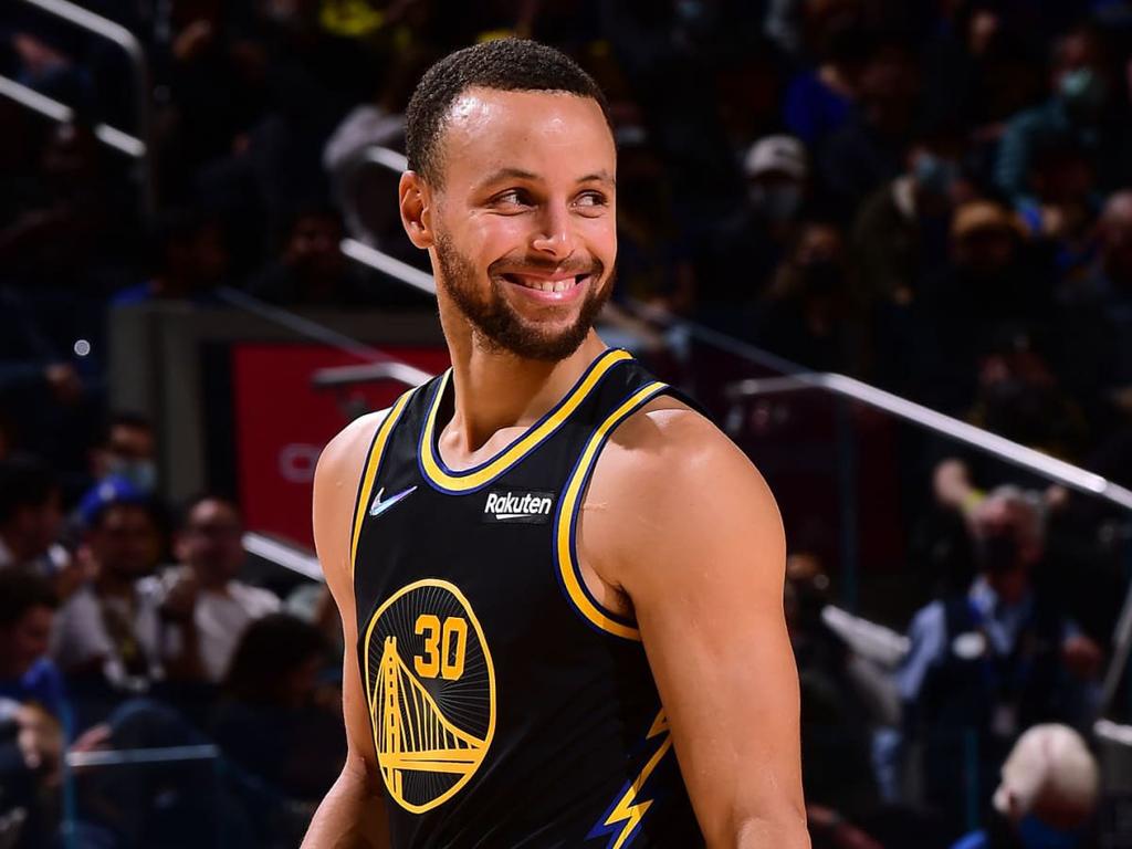 Who is the greatest PG of all time 🐐?
 
    Magic = RT                      Curry = Like