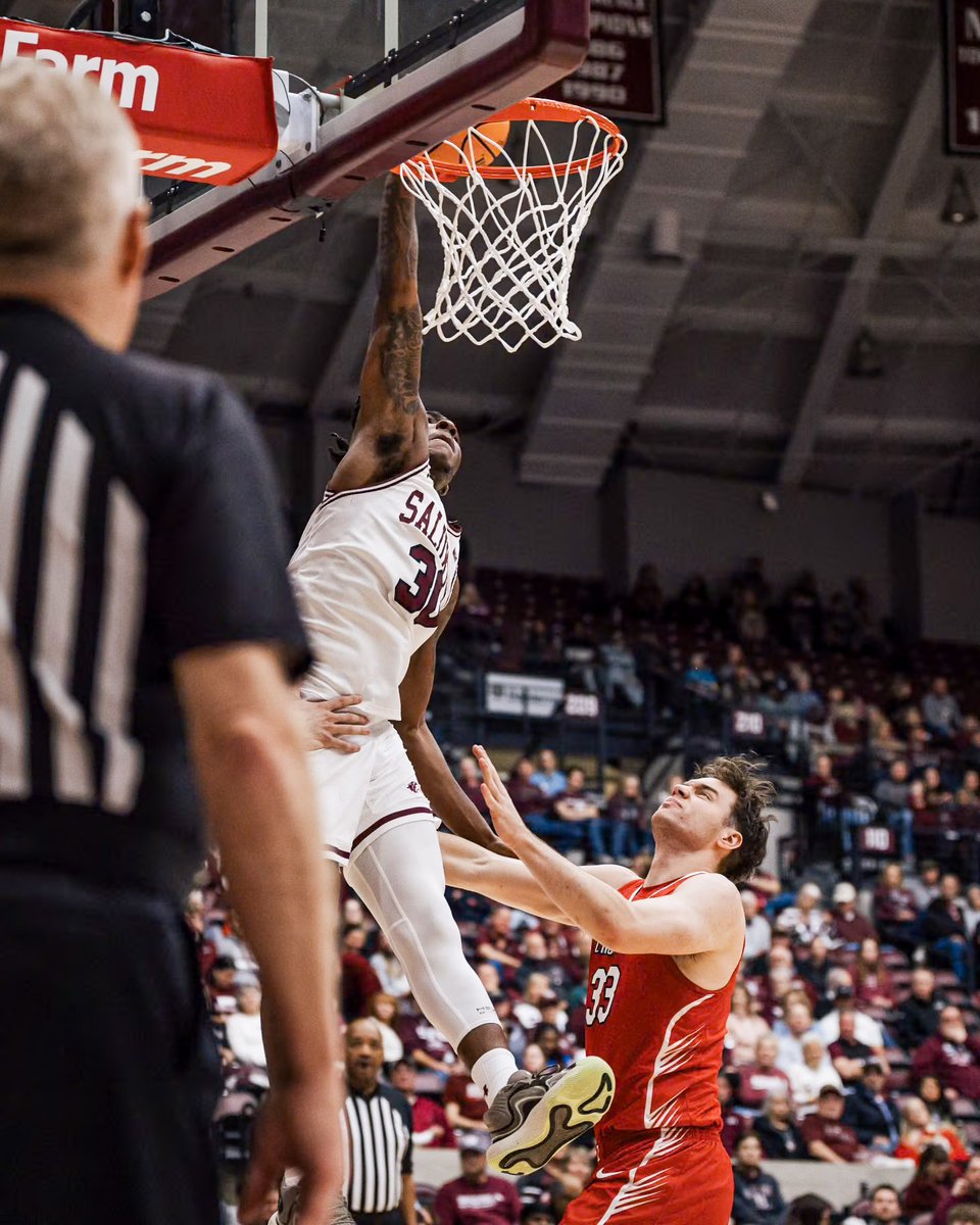 Luke Martin (@_lukepmartin) on Twitter photo What a year it has been for Kennard Davis Jr. (<a href="/KennardDavis30/">Kennard Davis jr</a>) He is playing at an all conference level, but he should easily be on the Most Improvement team.
4.2ppg ⏭️ 16.2ppg
3rpg ⏭️ 5rpg
29FTA ⏭️ 122FTA
52.9%Min⏭️81.6%Min
7.6 assist rate ⏭️14.5 assist rate
30%3pt ⏭️37%3pt What a year it has been for Kennard Davis Jr. (<a href="/KennardDavis30/">Kennard Davis jr</a>) He is playing at an all conference level, but he should easily be on the Most Improvement team.
4.2ppg ⏭️ 16.2ppg
3rpg ⏭️ 5rpg
29FTA ⏭️ 122FTA
52.9%Min⏭️81.6%Min
7.6 assist rate ⏭️14.5 assist rate
30%3pt ⏭️37%3pt