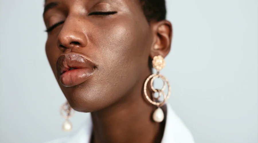 blanderic's tweet image. This Common Habit Will Cause Fine Lines &amp;amp; Wrinkles Around The Mouth. Read article at shrsl.com/4uli2

#finelines #finelinesandwrinkles #facecare