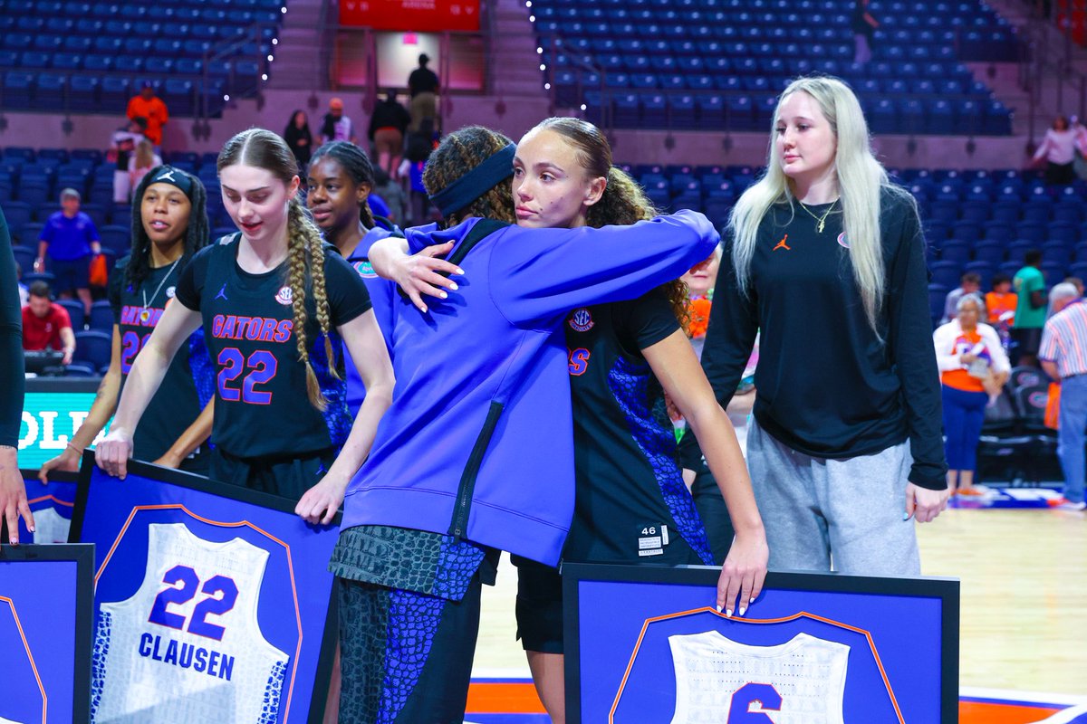 GatorsWBK's tweet image. thank you, seniors 🫶

#GoGators