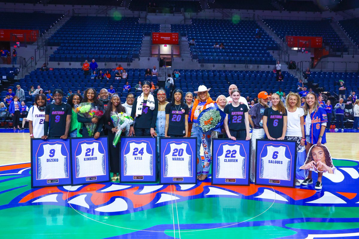 GatorsWBK's tweet image. thank you, seniors 🫶

#GoGators