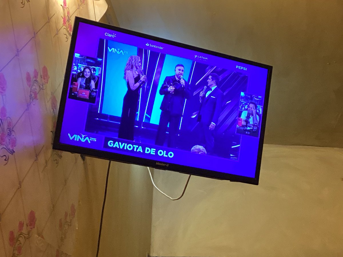 RiotExcaliber's tweet photo. Por fin una gaviota que sea precio calidad #festivalxmega https://t.co/VDgzvcEys8
