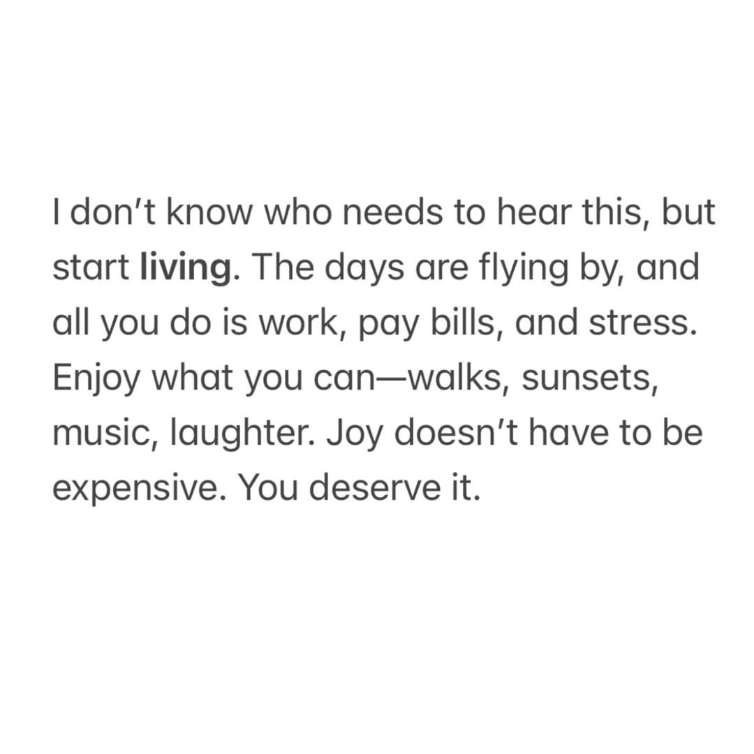 WakeupPeopIe's tweet photo. Reminder: Life isn’t just about work. It’s about living. 🎉 https://t.co/UOmqDkbDJi