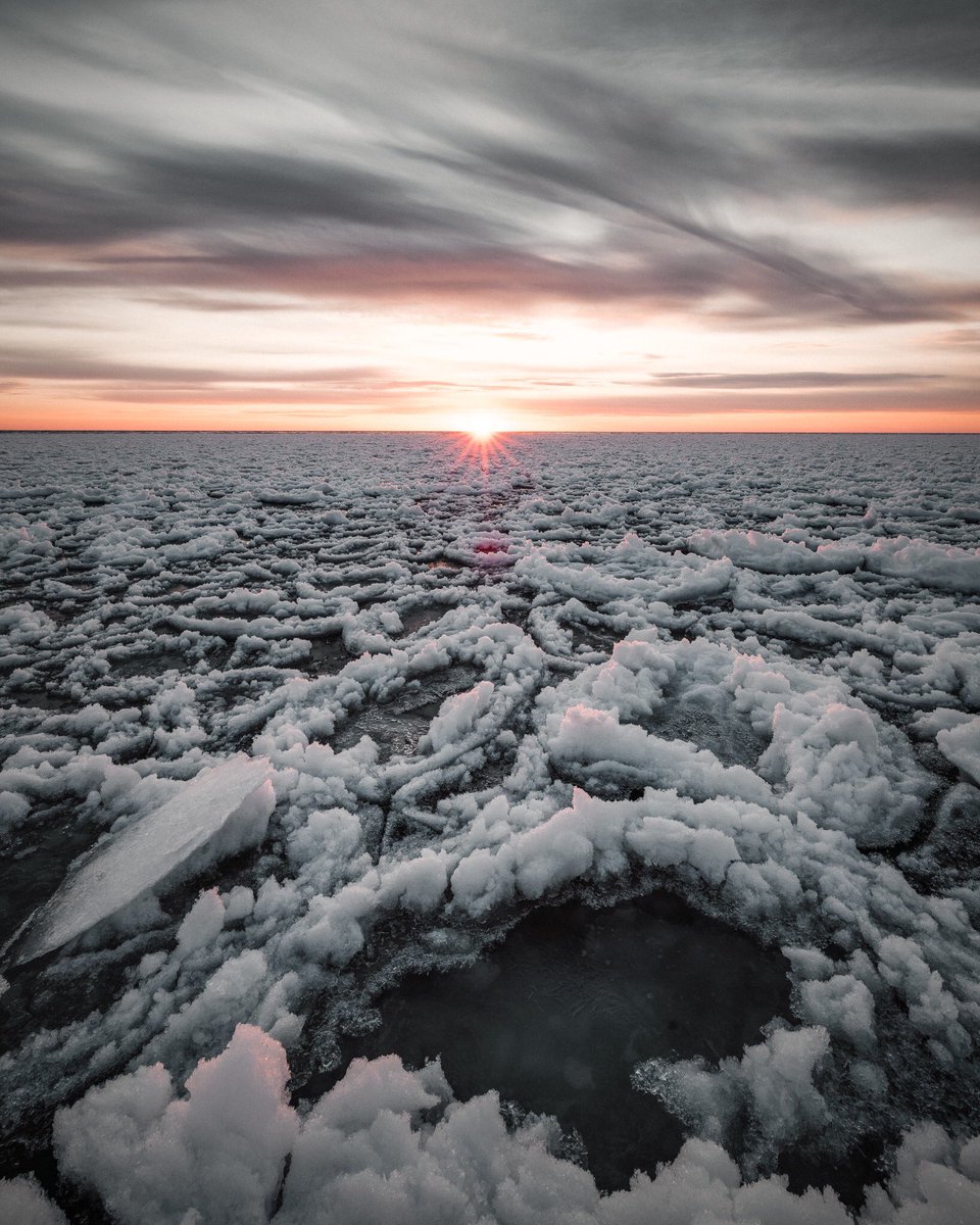 OiShot12's tweet photo. Winter’s Frozen Canvas: Lake Huron at Sunset 

The frozen expanse of Lake Huron transforms into an otherworldly landscape, where ice formations stretch to the horizon, catching the last light of day. 

#landscapephotography #naturephotography #lawrencegriffin #Hasselblad #winter https://t.co/wYDb0I23Et