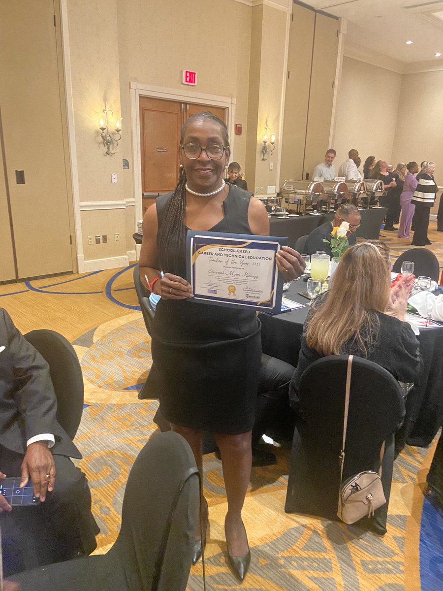 Dillard_HS's tweet image. Congratulations to the incomparable Ms. Ramsey for her nomination for CTE Teacher of the year!! #PantherPride @abroomsville @HoratioMajor @DupervalMD @Saf_Scott @levinsky_robert @kdafoundation38