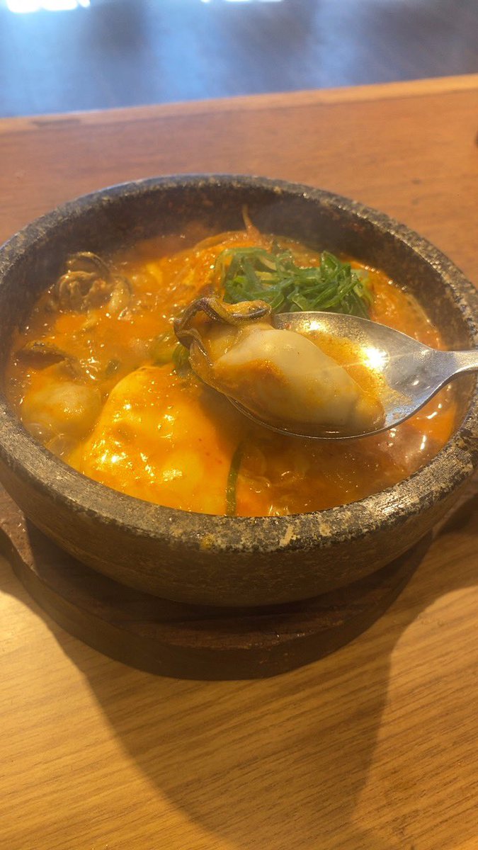 こんにちは！
トゥックン²です！

大好評発売中！
牡蠣スンドゥブ🦪❤️‍🔥🦪❤️‍🔥

ぷりぷりの牡蠣がたっぷり🥹🥹🥹
ぜひご賞味ください！！！🌟

#羽村
#石焼
#スンドゥブ
#牡蠣
