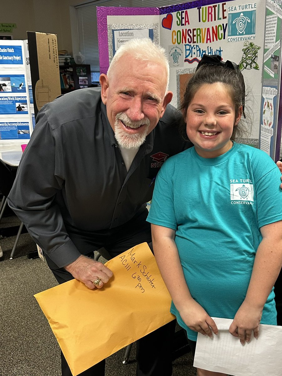 RFriend_Class's tweet image. Beyond proud of my incredible students for sharing their passion for animals and how they’re making an impact in our world @nisdexpo tonight! @Whale_Sanctuary @BrianCurtisNBC5 @NBCDFW @schluterelem