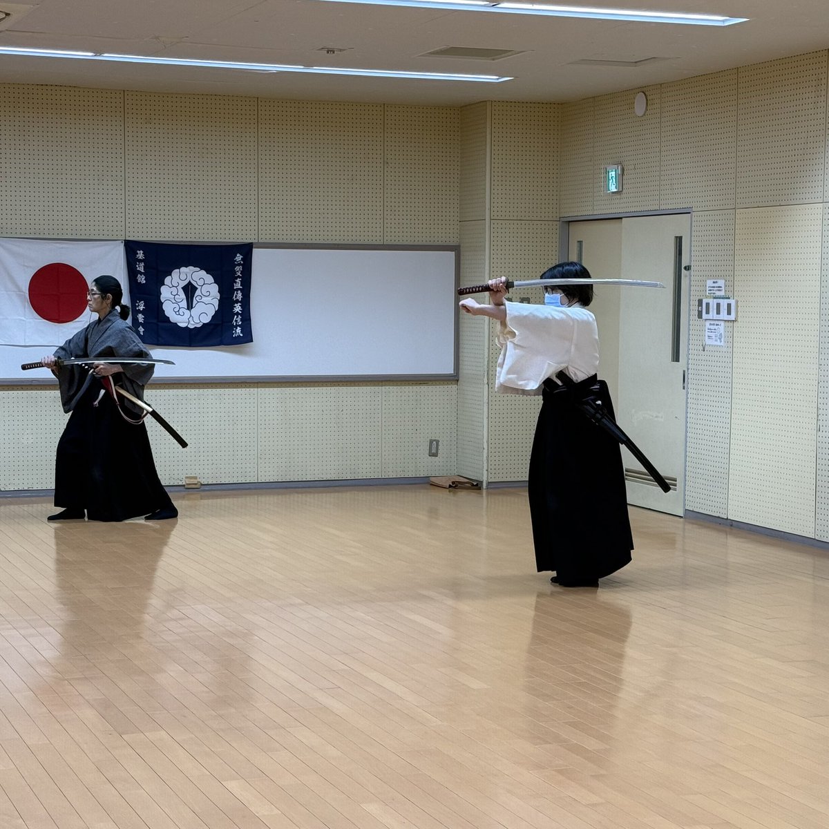 kidoukan's tweet photo. 先日の稽古の様子
業の研究をしています☺️
いい稽古ができました

#基道館 #真剣道 #居合 #居合道 #和泉 #泉州 #南大阪  #刀  #侍 https://t.co/XfcYenC3By