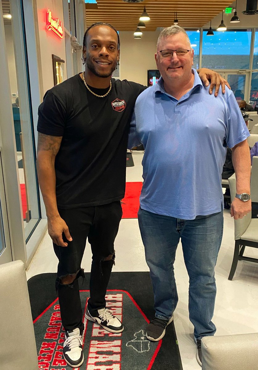 Matthew D. Ferguson (@maddogbucs76) on Twitter photo <a href="/BMarshh/">Brandon Marshall</a> Today, I had the absolute pleasure of meeting one of the game's best Thumpers #54 Brandon Marshall. I appreciated the intensity and his dominating the details when he played. He brings the same attitude to Hattie Marie's Texas BBQ South of the Strip. Highly recommend! <a href="/BMarshh/">Brandon Marshall</a> Today, I had the absolute pleasure of meeting one of the game's best Thumpers #54 Brandon Marshall. I appreciated the intensity and his dominating the details when he played. He brings the same attitude to Hattie Marie's Texas BBQ South of the Strip. Highly recommend!