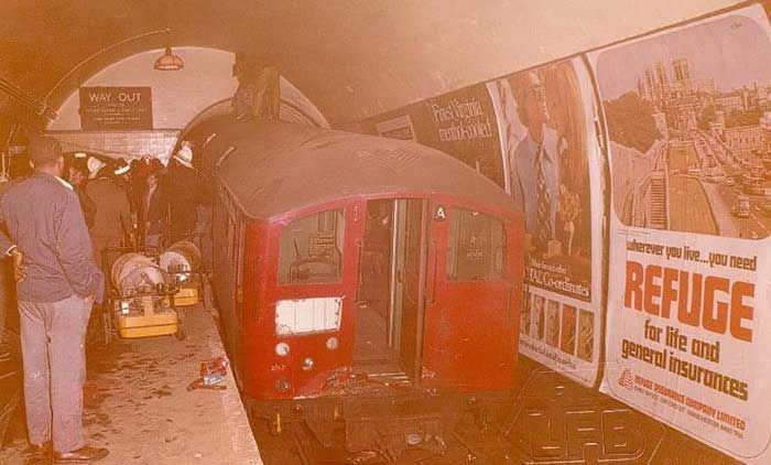 JoeBrownLondon's tweet image. #OnThisDay 50 years ago at 08:46, @TfL experienced its darkest peacetime hour when a Northern City Line train over-ran #Moorgate platform at 30-40mph and crashed into the dead-end tunnel with the loss of 43 lives. This @LondonFire page conveys the horror buff.ly/3chppjg