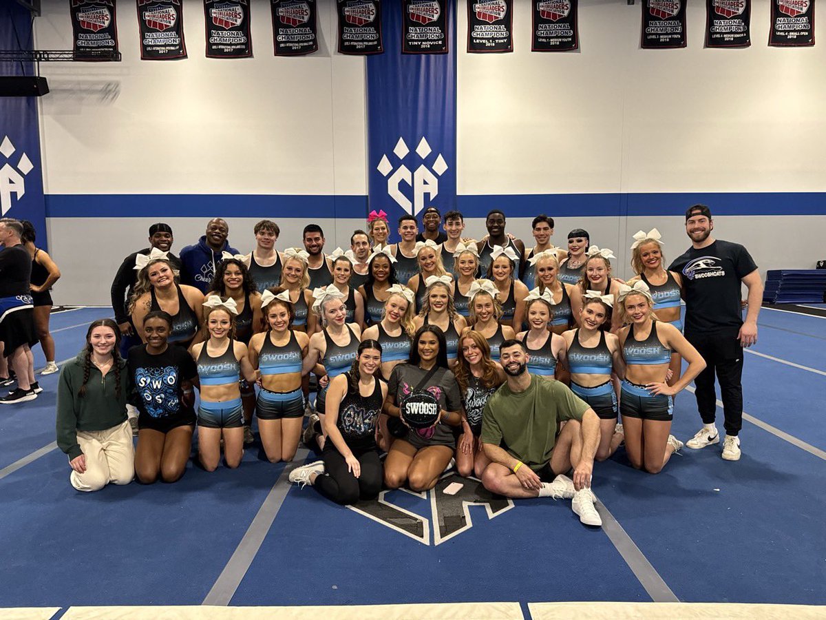 I ABSOLUTELY LOVE that the Swoosh alumni ALWAYS show up for us!🖤🥰! #sm4w #darkalleycrew