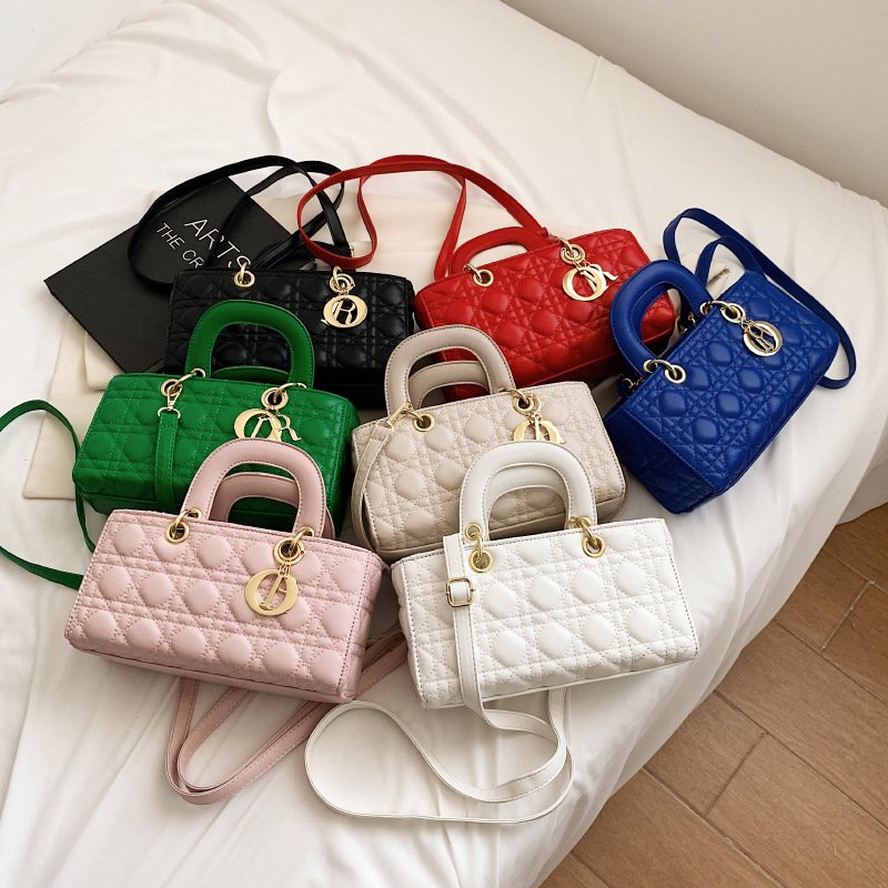 AugusMarket's tweet photo. Sacs de sorties de qualité en différentes marques ⤵️ https://t.co/F8nXBEqgyU