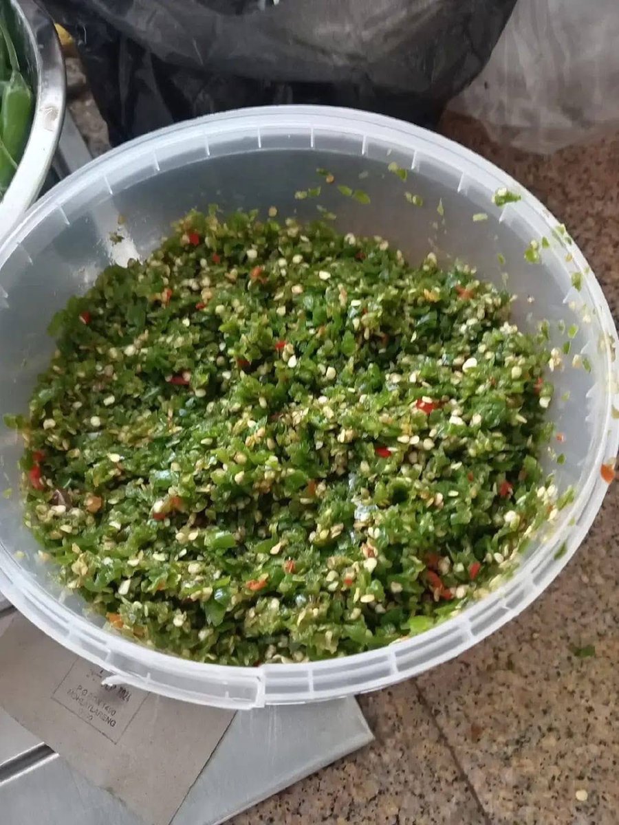 Am_Blujay's tweet photo. Meet Lerato from Mamelodi west. She sell home made chilli, 🌶️ called Lebabisi. It is mostly enjoyed with African food like mogodu and others. She makes the chilli sauce at home. Sell it with containers of archer .It is available in different sizes of container. She also supply for one of the popular food establishments called Ko Masa..It is not yet available around the country in any shops.