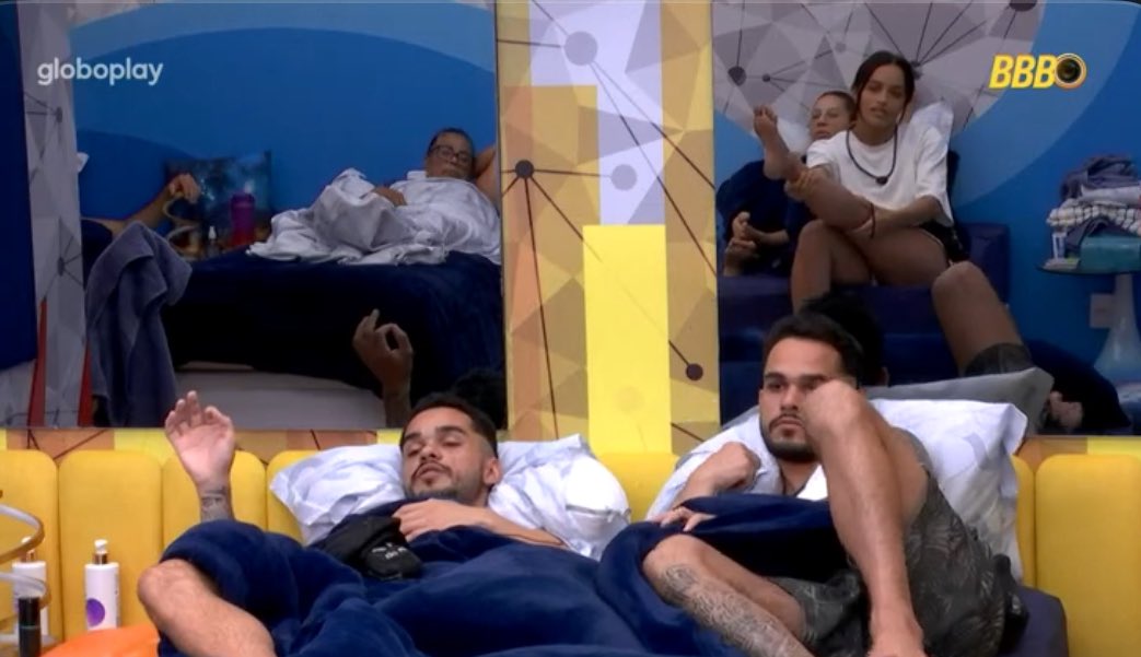 João Pedro contou que Delma pretende votar em Camilla e, se ela for nesse alvo, todo o grupo Anos 50 deve seguir junto. #BBB25